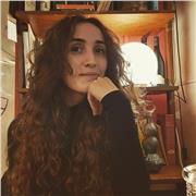 Laureata in Scienze Filosofiche offre lezioni di discipline umanistiche